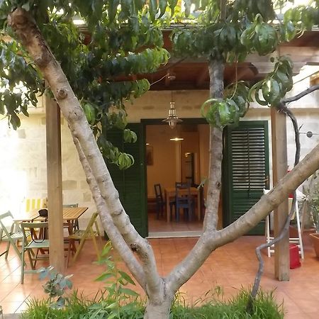 Il Giardino Ipogeo Apartment ฟาวีญานา ภายนอก รูปภาพ