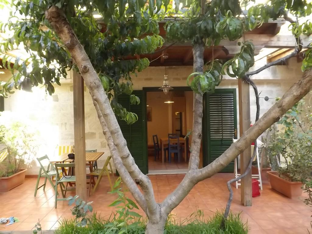 Il Giardino Ipogeo Apartment ฟาวีญานา ภายนอก รูปภาพ
